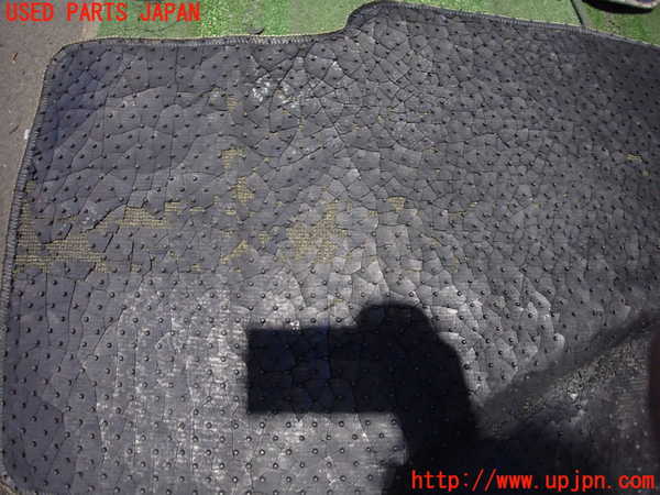 2UPJ-23637800]スカイライン(HR32)フロアマット 中古_m0003.jpg