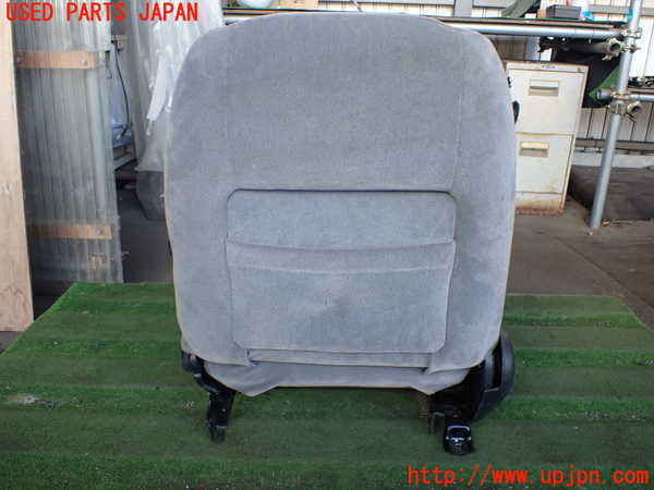 2UPJ-23637035]スカイライン(HR32)運転席シート 中古_m0002.jpg