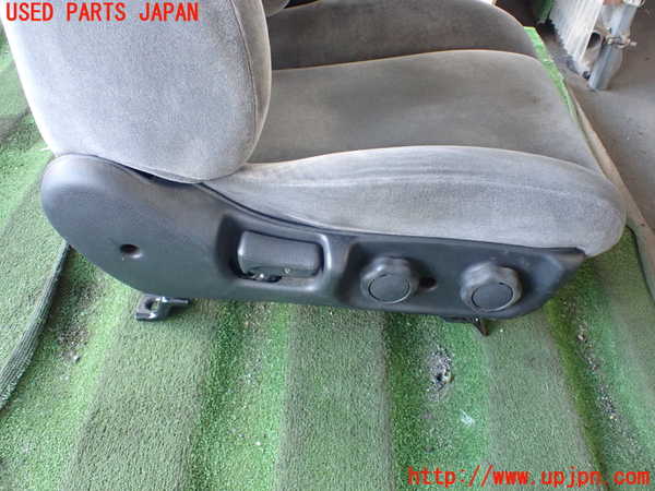 2UPJ-23637035]スカイライン(HR32)運転席シート 中古_m0004.jpg