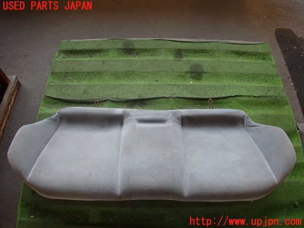 2UPJ-23637385]スカイライン(HR32)リアシート 中古_m0003.jpg