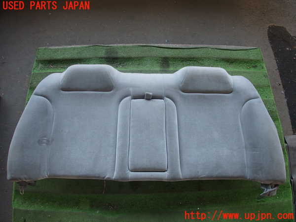 2UPJ-23637385]スカイライン(HR32)リアシート 中古_m0004.jpg