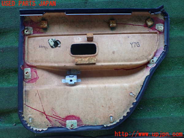 5UPJ-23631324]スカイライン(HR32)左後ドア内張り 中古_m0002.jpg