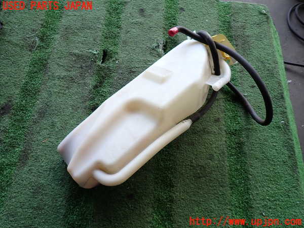 2UPJ-23642410]ジープ・ラングラー アンリミテッド(JK36L)ラジエータータンク 中古_m0002.jpg