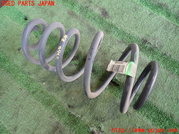 2UPJ-23645100]ジープ・ラングラー アンリミテッド(JK36L)右リアスプリング 中古_m0001.jpg