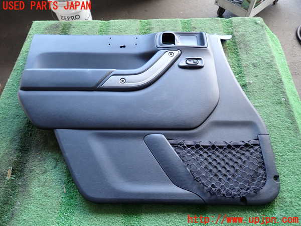 2UPJ-23641264]ジープ・ラングラー アンリミテッド(JK36L)左前ドア内張り 中古_m0001.jpg