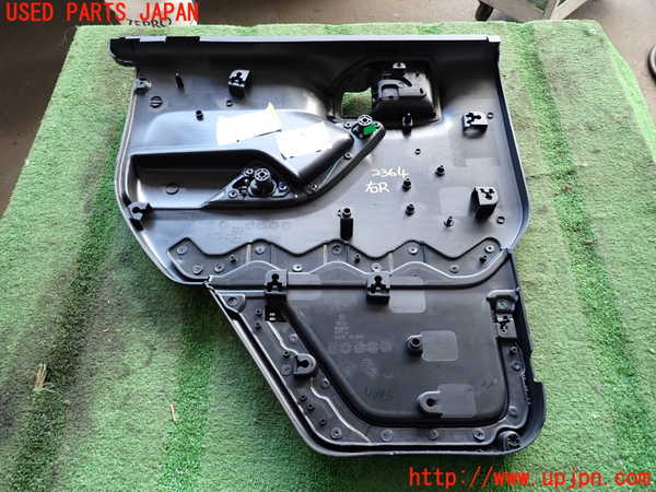 2UPJ-23641294]ジープ・ラングラー アンリミテッド(JK36L)右後ドア内張り 中古_m0003.jpg