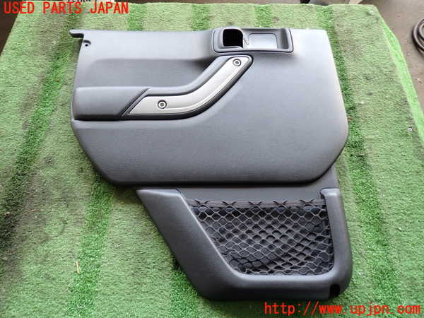 2UPJ-23641324]ジープ・ラングラー アンリミテッド(JK36L)左後ドア内張り 中古_m0001.jpg