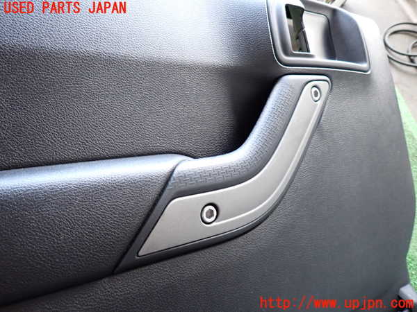 2UPJ-23641324]ジープ・ラングラー アンリミテッド(JK36L)左後ドア内張り 中古_m0002.jpg