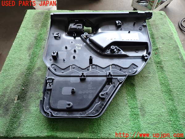 2UPJ-23641324]ジープ・ラングラー アンリミテッド(JK36L)左後ドア内張り 中古_m0004.jpg