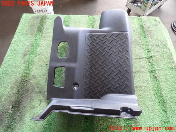 2UPJ-23647680]ジープ・ラングラー アンリミテッド(JK36L)左リアピラートリム 中古_m0001.jpg