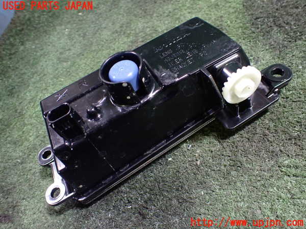 5UPJ-23651180]N-ONE(Nワン)(JG3)右フォグ 中古_m0003.jpg