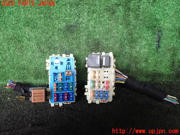 5UPJ-23666743]ランドローバー・レンジローバー イヴォーク(LV2A)ヒューズボックス3 中古_m0001.jpg