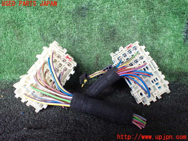 5UPJ-23666743]ランドローバー・レンジローバー イヴォーク(LV2A)ヒューズボックス3 中古_m0002.jpg