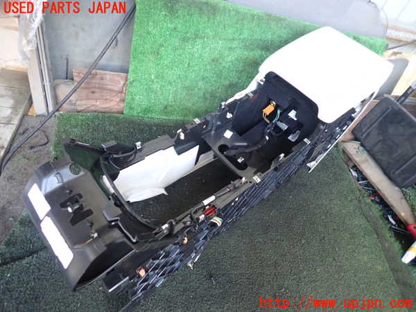 5UPJ-23667540]ランドローバー・レンジローバー イヴォーク(LV2A)センターコンソール 中古_m0001.jpg