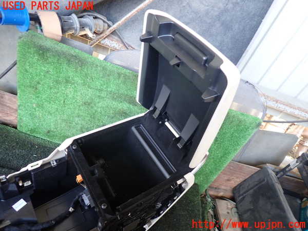 5UPJ-23667540]ランドローバー・レンジローバー イヴォーク(LV2A)センターコンソール 中古_m0002.jpg