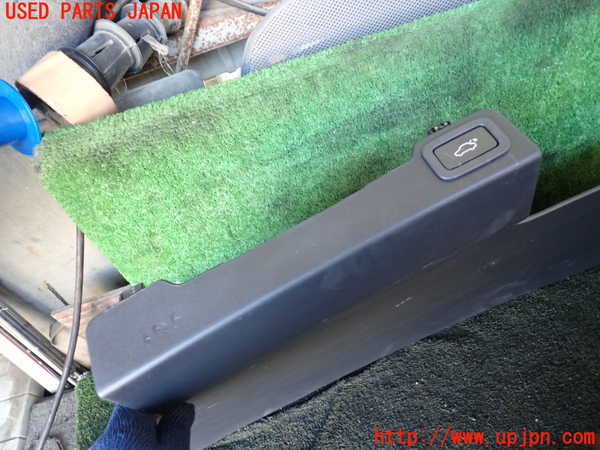 1UPJ-23661578]ランドローバー・レンジローバー イヴォーク(LV2A)バックドア内張り 中古_m0002.jpg