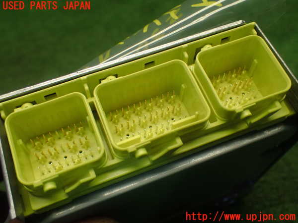 1UPJ-23676145]GR86(BRZ)(ZN8)エアバッグコンピューター 【ジャンク】_m0003.jpg