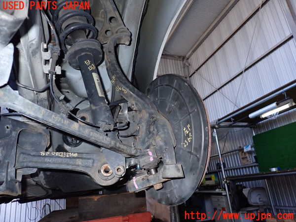 2UPJ-23684295]クライスラー・300(LX36)左フロントナックルハブ 中古_m0002.jpg