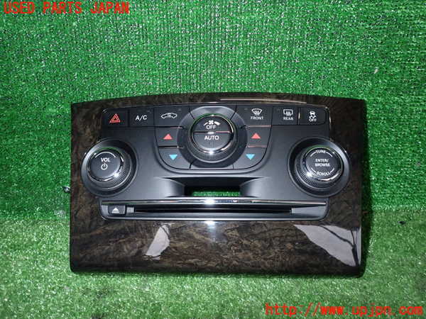2UPJ-23686066]クライスラー・300(LX36)エアコンスイッチ1 中古_m0001.jpg