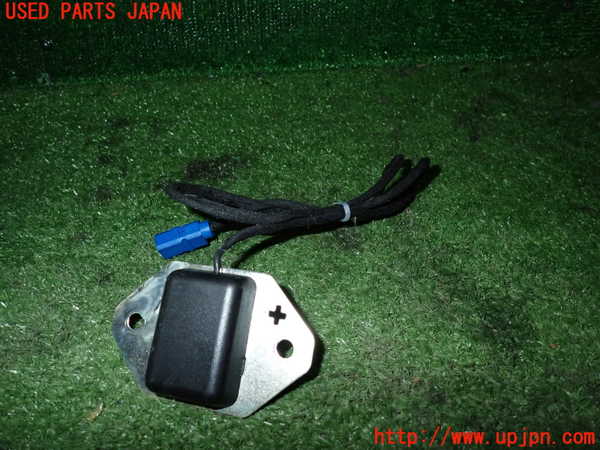 2UPJ-23686550]クライスラー・300(LX36)アンテナ 中古_m0001.jpg
