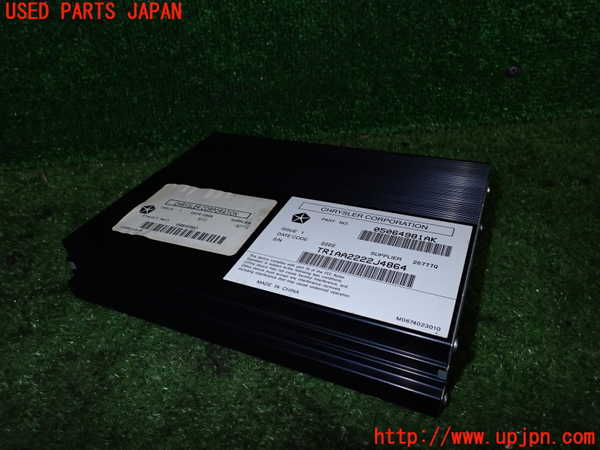 2UPJ-23686525]クライスラー・300(LX36)アンプ 中古_m0001.jpg