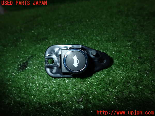 2UPJ-23686307]クライスラー・300(LX36)スイッチ2 (トランク) 中古_m0001.jpg