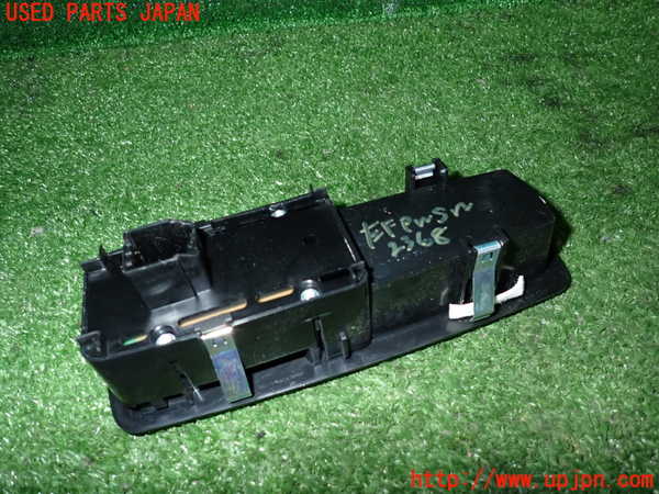 2UPJ-23686245]クライスラー・300(LX36)左前パワーウィンドウスイッチ 中古_m0002.jpg