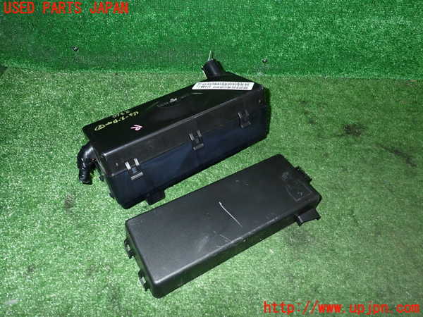 2UPJ-23686743]クライスラー・300(LX36)ヒューズボックス3 中古_m0004.jpg