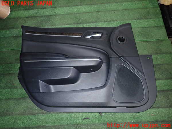 2UPJ-23681264]クライスラー・300(LX36)左前ドア内張り 中古_m0001.jpg