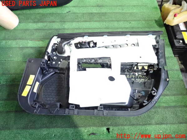 2UPJ-23681264]クライスラー・300(LX36)左前ドア内張り 中古_m0003.jpg