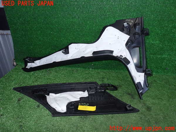 2UPJ-23687675]クライスラー・300(LX36)右リアピラートリム 中古_m0002.jpg
