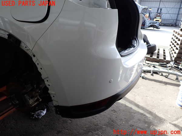2UPJ-23691610]CX-5(KFEP)リアバンパー 中古_m0003.jpg
