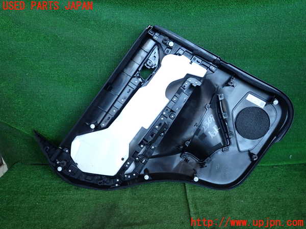 2UPJ-23691294]CX-5(KFEP)右後ドア内張り 中古_m0002.jpg