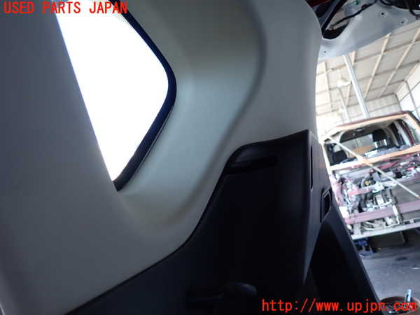 2UPJ-23697675]CX-5(KFEP)右リアピラートリム 中古_m0004.jpg