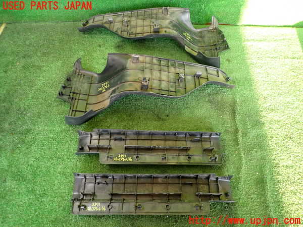 5UPJ-23717740]ルーミー(トール)(M900A)スカッフプレート 中古_m0004.jpg