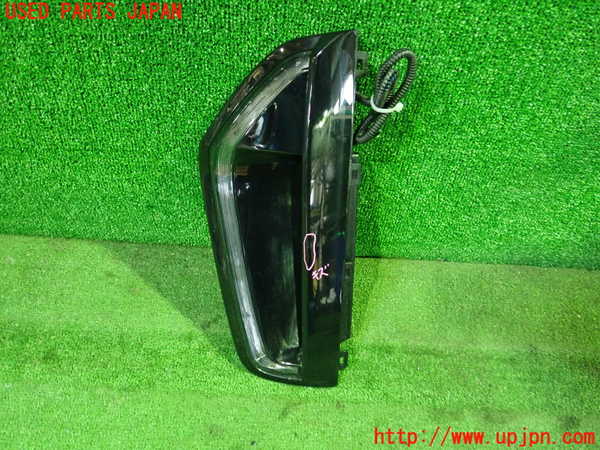 5UPJ-23721152]セレナ(FNC28)左コーナーランプ 中古_m0001.jpg