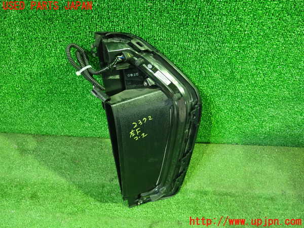 5UPJ-23721152]セレナ(FNC28)左コーナーランプ 中古_m0003.jpg