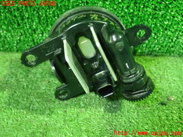 5UPJ-23721182]セレナ(FNC28)左フォグ 中古_m0002.jpg