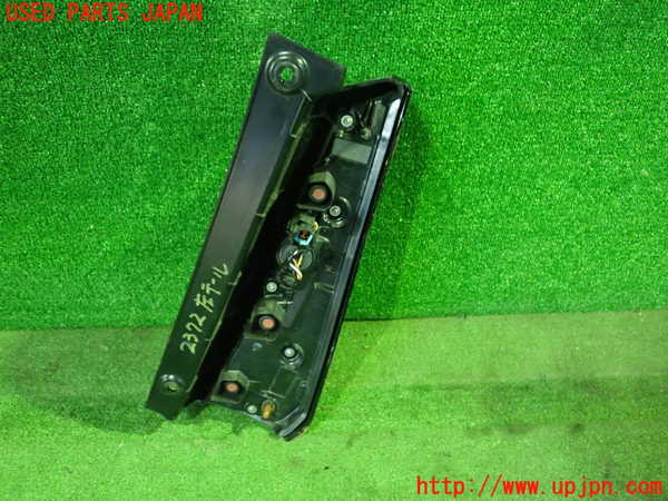 1UPJ-23721536]セレナ(FNC28)左テールランプ 中古_m0003.jpg