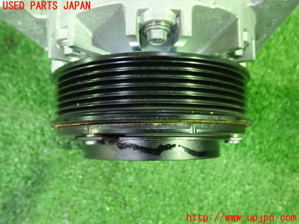 5UPJ-23726025]セレナ(FNC28)エアコンコンプレッサー 中古_m0003.jpg