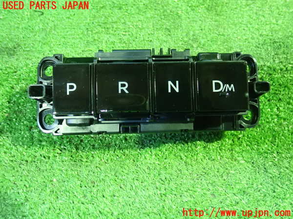 5UPJ-23727555]セレナ(FNC28)ATシフトレバー 中古_m0001.jpg