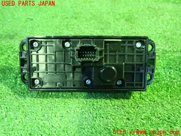 5UPJ-23727555]セレナ(FNC28)ATシフトレバー 中古_m0002.jpg