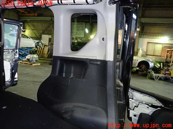 5UPJ-23737675]ROOX(ルークス)ハイウェイスター(B47A)右リアピラートリム 中古_m0001.jpg