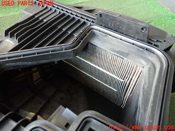 2UPJ-23752560]BMW 740i(HL40)エアクリーナーボックス  E65 中古_m0005.jpg