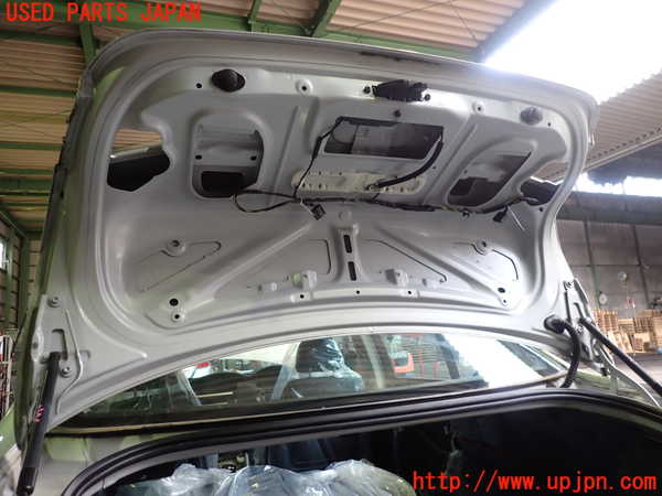 2UPJ-23761500]BMW 320i(VA20)(E90)トランク 中古_m0003.jpg