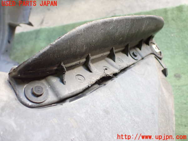 2UPJ-23761090]BMW 320i(VA20)(E90)右前フェンダーライナー 中古_m0004.jpg
