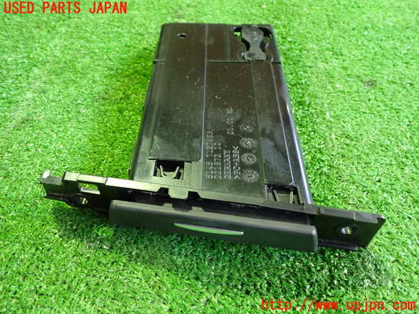 2UPJ-23767810]BMW 320i(VA20)(E90)ドリンクホルダー 中古_m0001.jpg