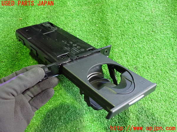 2UPJ-23767810]BMW 320i(VA20)(E90)ドリンクホルダー 中古_m0002.jpg