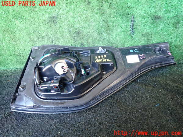 1UPJ-23771550]エスティマ(ACR55W)右リアフィニッシャー 中古_m0002.jpg
