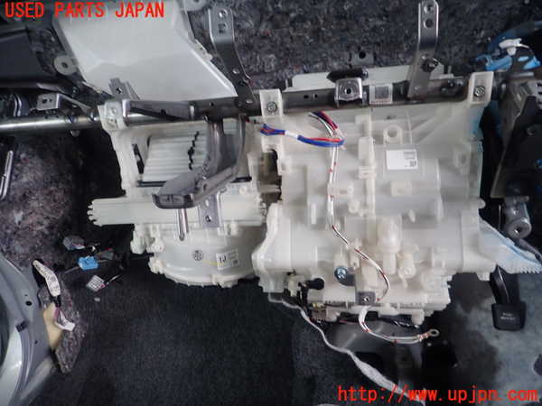 5UPJ-23786081]プロボックス バン ハイブリッド(NHP160V)エバポレーター1 ジャンク部品取り_m0001.jpg